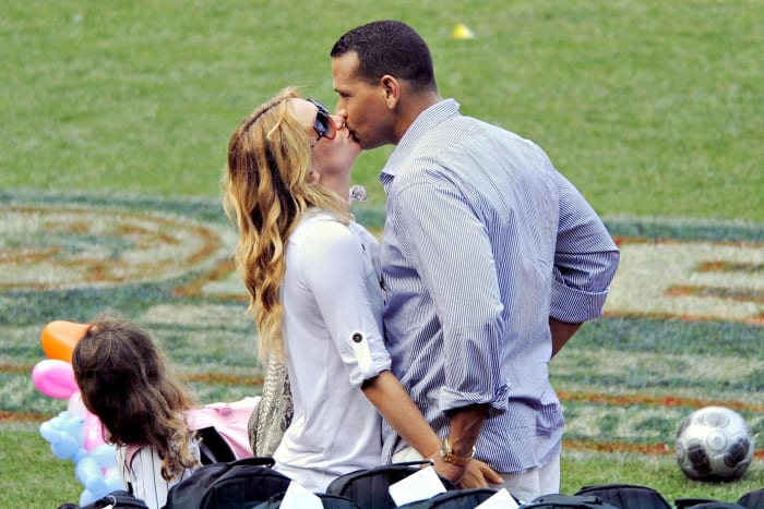2009-Alex-Rodriguez-Kate-Hudson.jpg